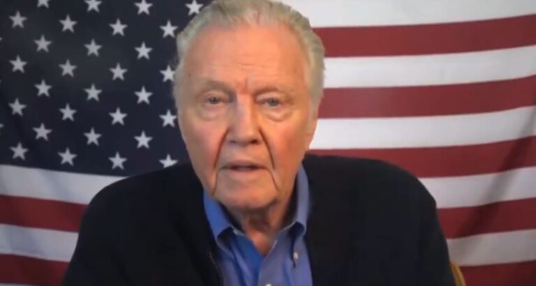 Jon Voight harris trump