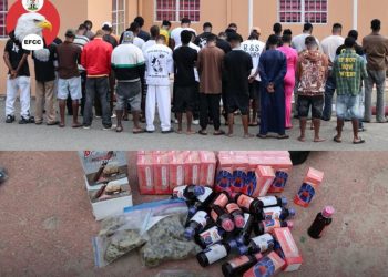 EFCC operatives arresting suspects in Lagos raid