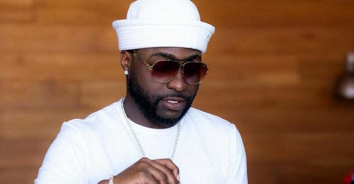 Moment Davido Told Friends to Stop Smoking Out of Respect for His Dad Goes Viral [VIDEO]”