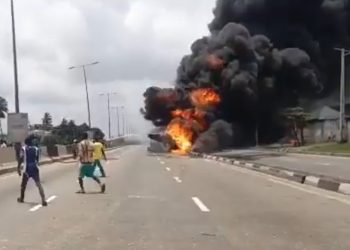 Diesel tanker on fire at Iyana Isolo on Apapa-Oshodi Expressway in Lagos