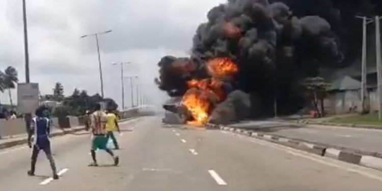 Diesel tanker on fire at Iyana Isolo on Apapa-Oshodi Expressway in Lagos