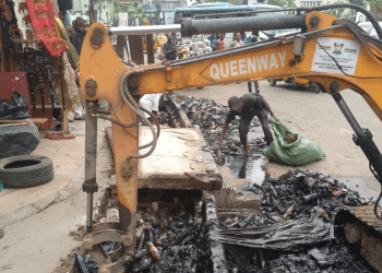 Ministry of Environment team cleaning Nnamdi Azikwe Street in Lagos Island