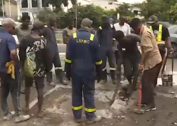 Manhole on Bank Anthony Way