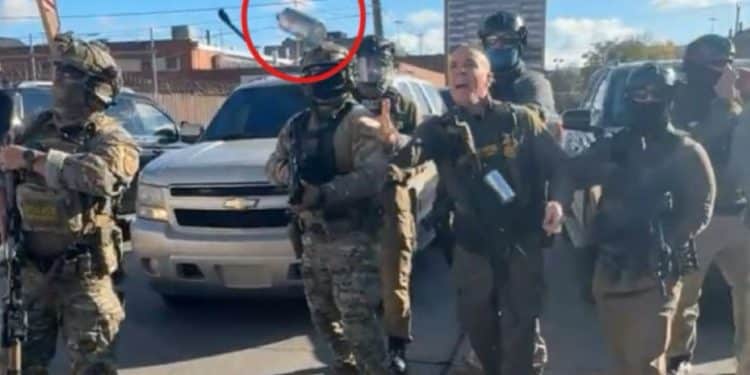 Border Patrol Chicago tear gas