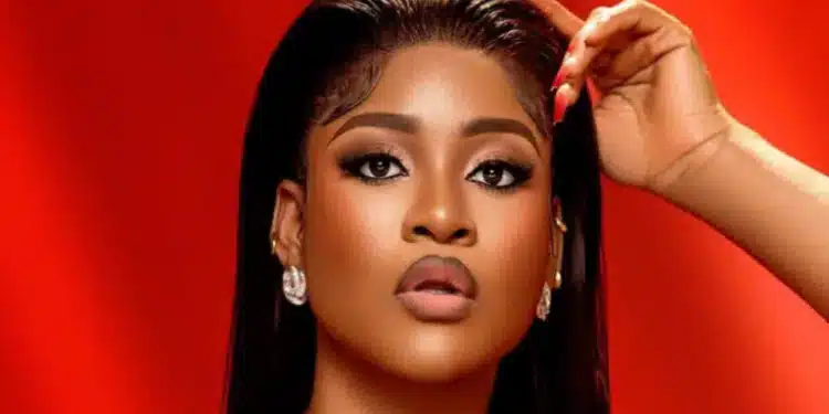 Chaos in Abuja Hotel as BBNaija Star Phyna Clashes Over Alleged ₦200,000 Debt [VIDEO]