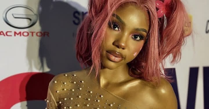 Jainy Shines Bright at Davido’s 5ive Tour in Ibadan, Wins Hearts with Electrifying Performance [VIDEO]