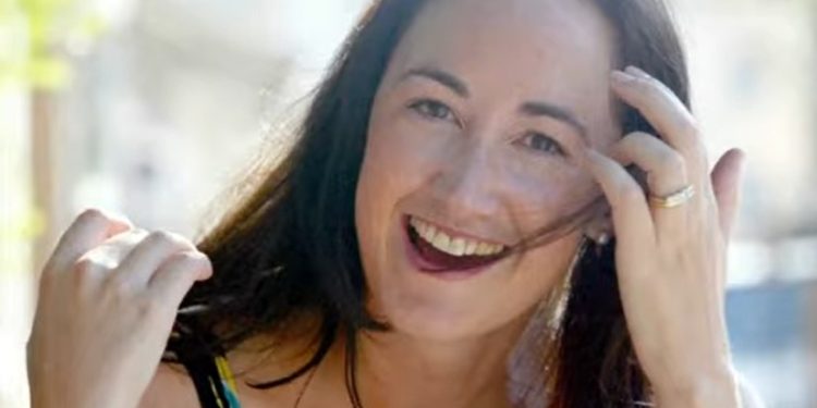 Beloved 'Shopaholic' Author Sophie Kinsella Dies at 55
