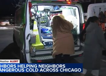 Chicago Woman Delivers Essential Supplies to the Homeless in Arctic Cold
