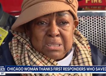 Emotional Reunion: Chicago Woman Meets Firefighters Who Saved Her from Deadly Blaze