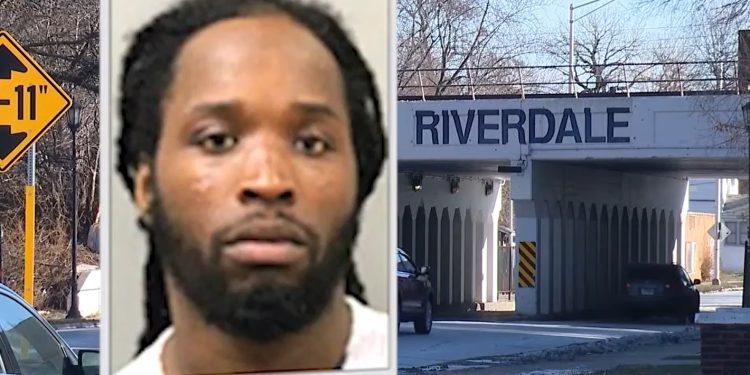 FBI Chicago Offers $10K Reward for Man Accused of Killing Pregnant Woman