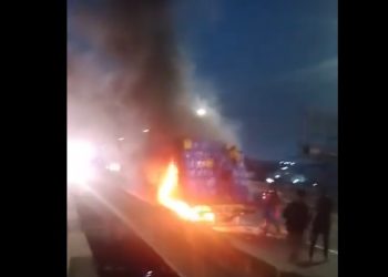 Loaded Truck Fire Causes Massive Gridlock on Ikorodu Road