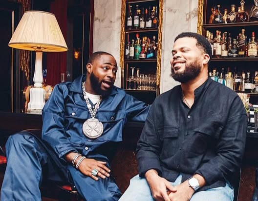 Drama as Davido’s Manager Dragged Over Playlist That Snubbed the Singer