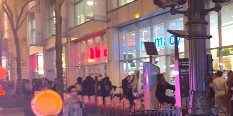 8 Teens Charged in Violent Downtown Chicago Loop Disturbance