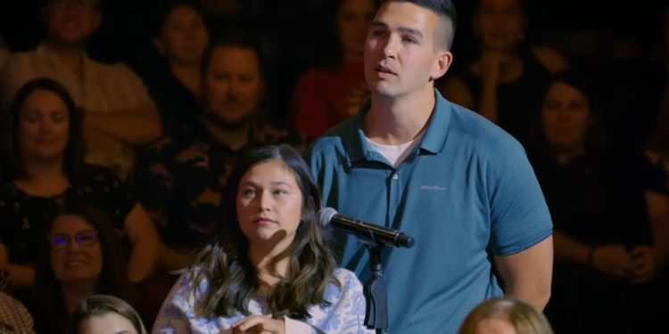 Chicago Dad Making $160K Sparks Internet Outrage Over How His Wife Spends Money