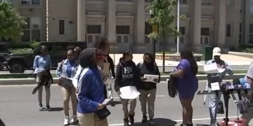 Hyde Park Academy Walkout: Chicago Students Demand Mental Health Support After 3 Classmates Die