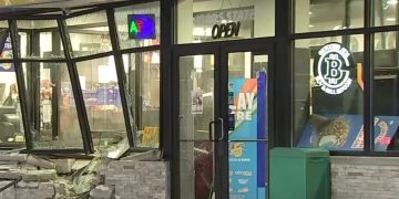 South Side Gas Station Smashed in Early Morning Chicago ATM Theft